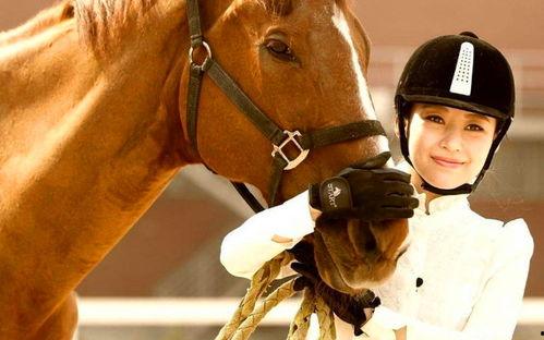 骑马吃瓜,骑马吃瓜的惬意生活